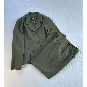 Sag Harbor Forest Green Pin Stripe Jacket & Pants Suit, Size 8, Corpcore, Office